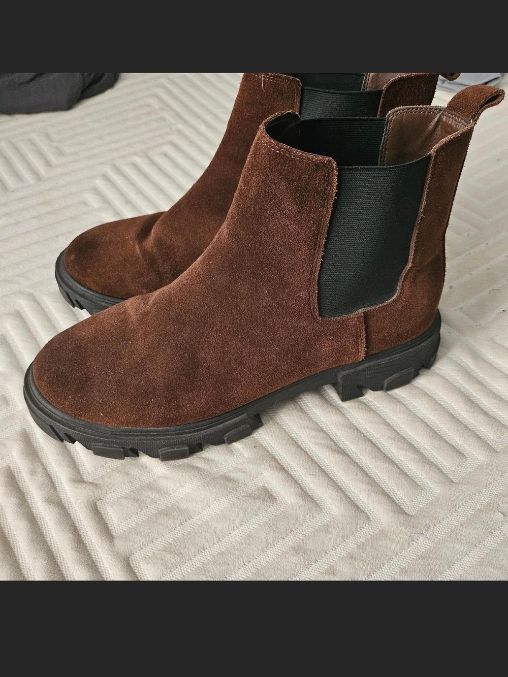 URBAN OUTFITTER BOOTS